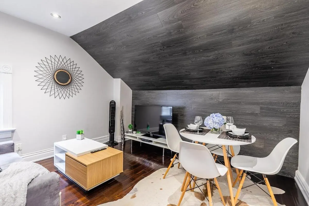 Modern City Suite With Rooftop Patios Toronto